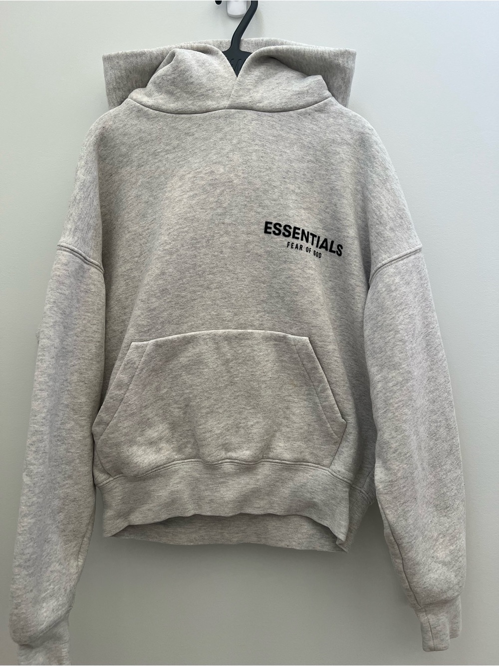 Fear of God ESSENTIALS Light Grey Logo Hoodie - kids - Picture 3 of 11